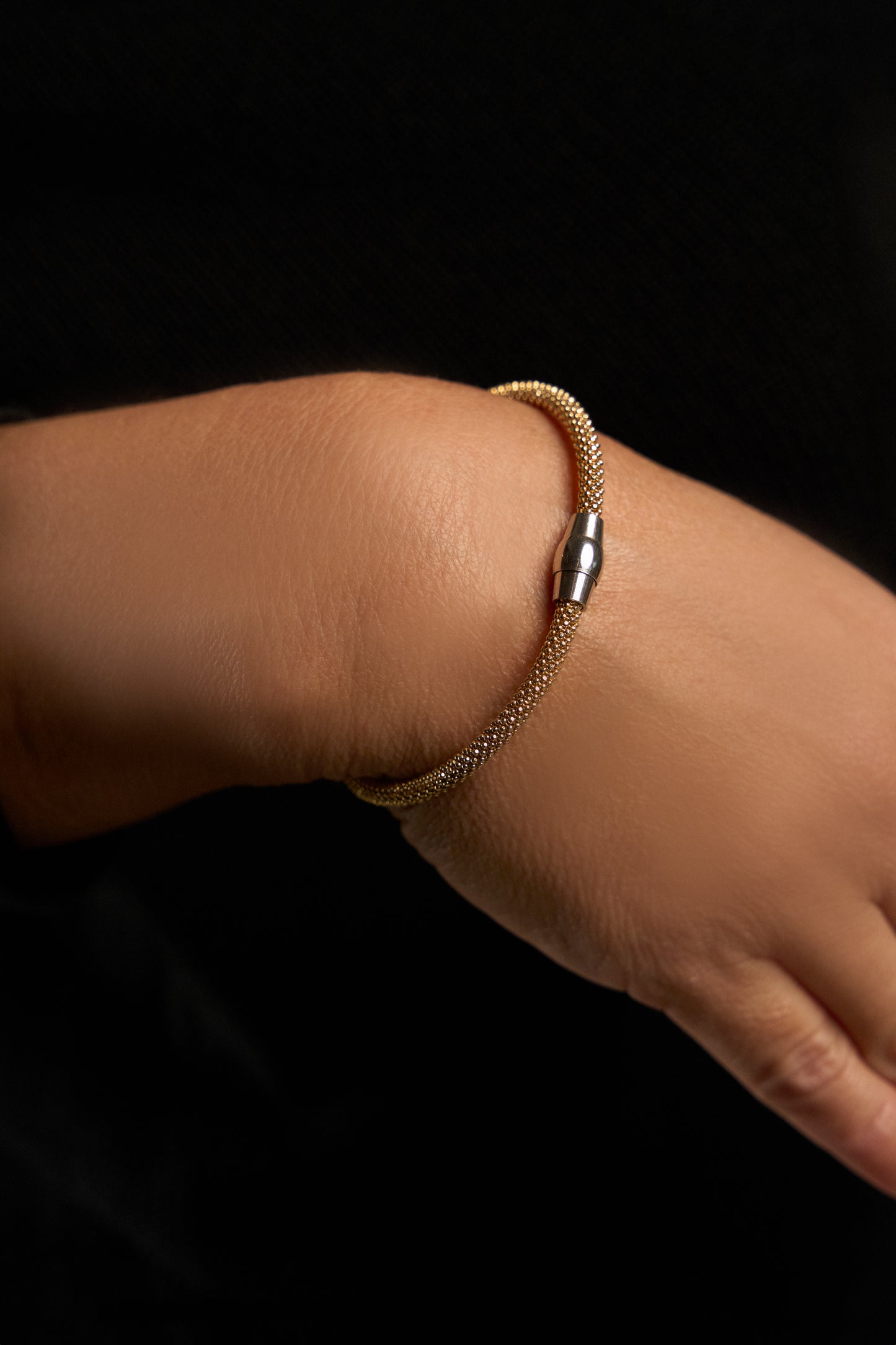 Lab Magnetic Sparkling Texture Claps Bracelet Nelissima - Nelissima Jewelry