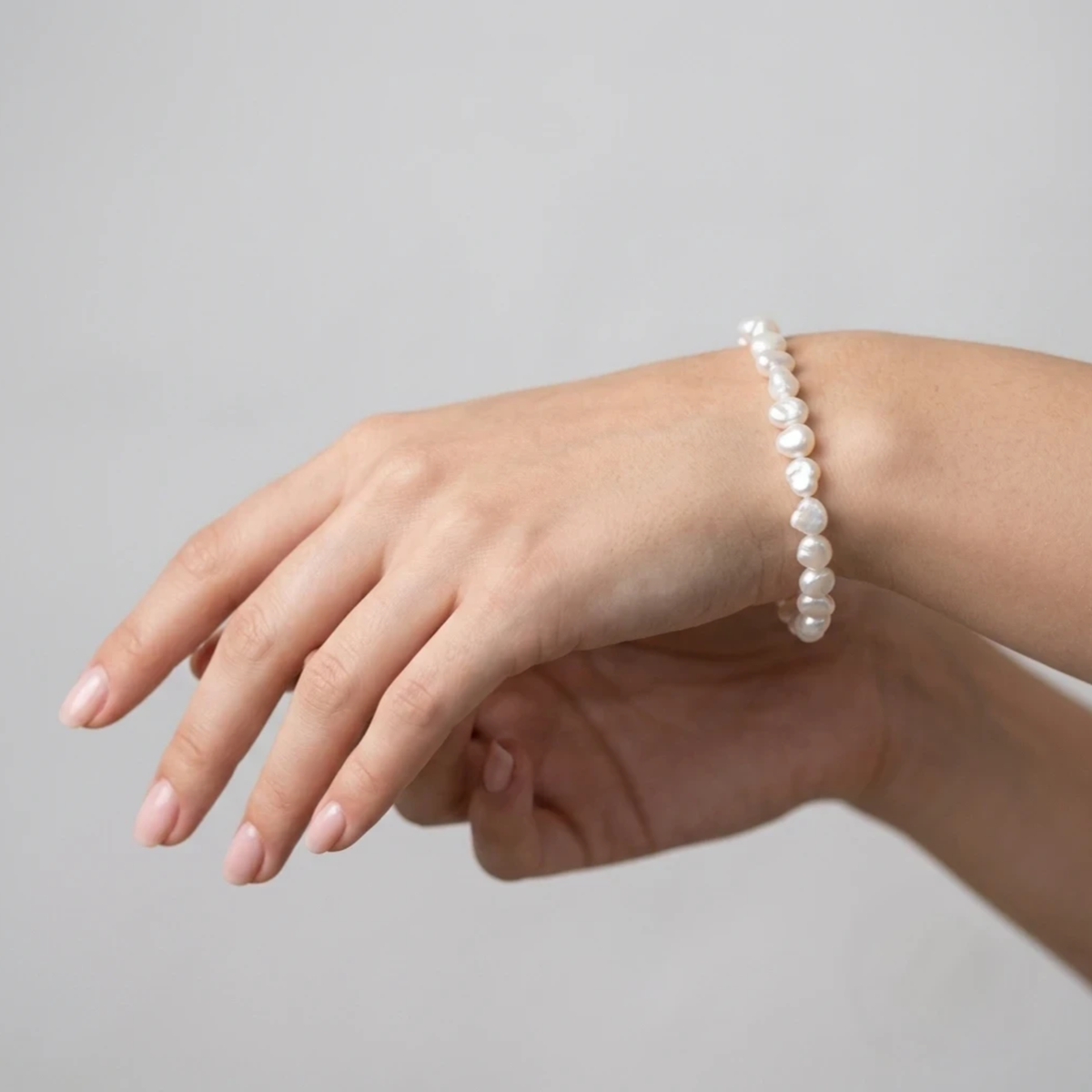 Mediterranean Living Bracelet – White Freshwater Pearls - Nelissima Jewelry