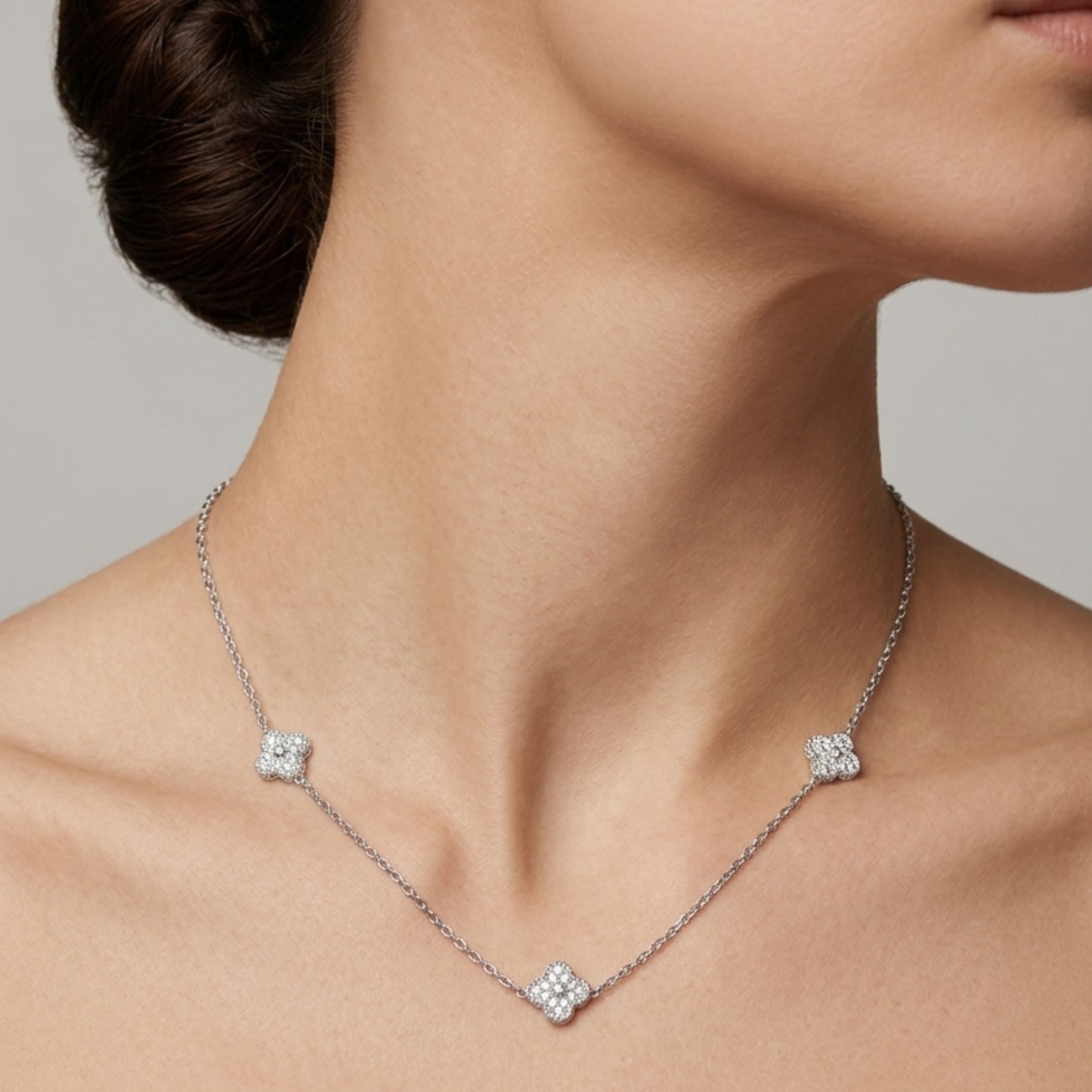 Flower Shaped Necklace - Nelissima Jewelry