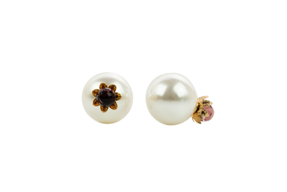 Pearl Flower Earrings, Attractive and fun
