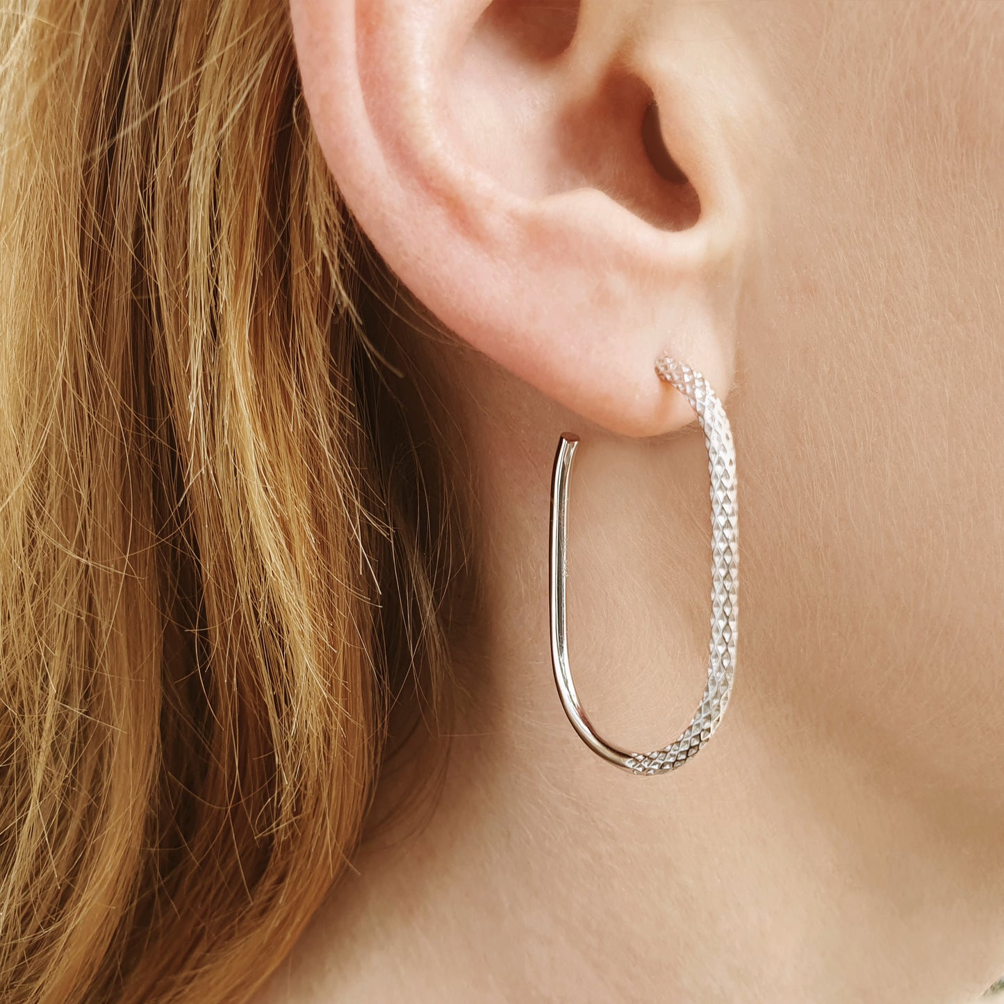 Hoop Trendy Shiny Finish Lightweight - Nelissima Jewelry