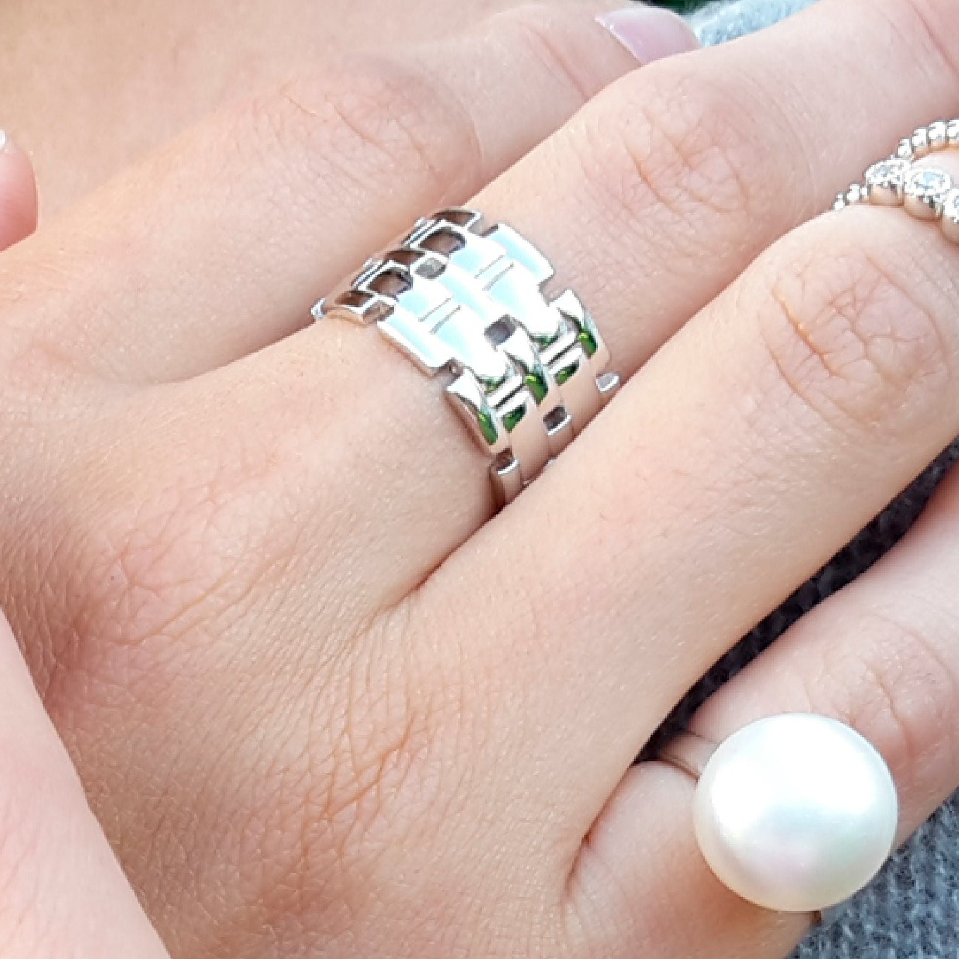 Adjustable Square Ring in Rhodium Plated Sterling Silver - Nelissima Jewelry