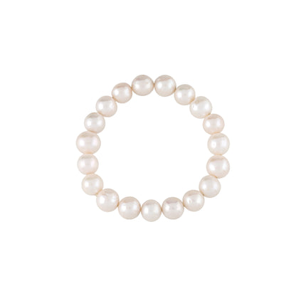 Weißes Perlenarmband im mallorquinischen Stil